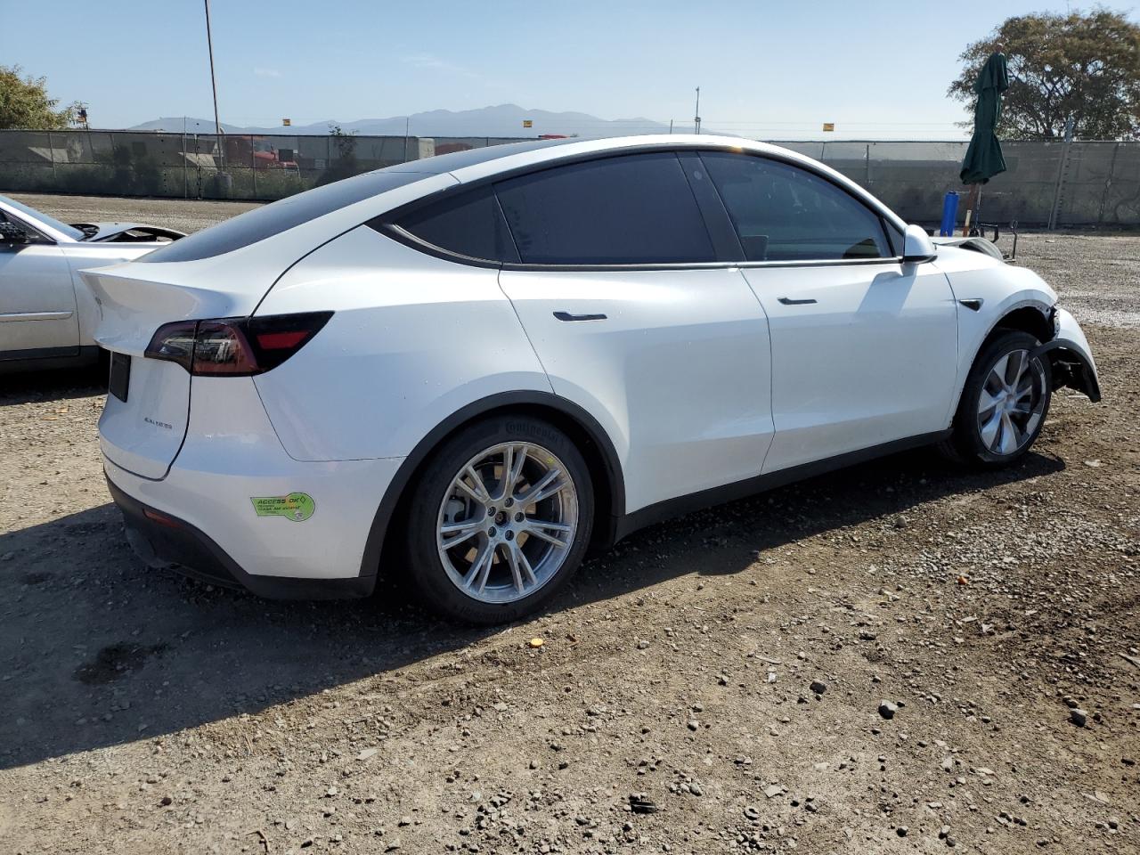 Photo 2 VIN: 7SAYGDEE9PA041748 - TESLA MODEL Y 