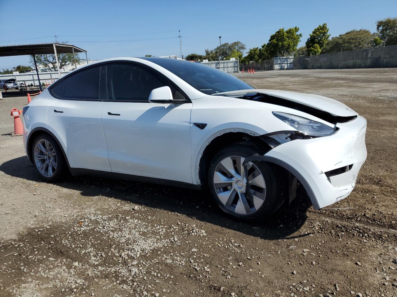 Photo 3 VIN: 7SAYGDEE9PA041748 - TESLA MODEL Y 