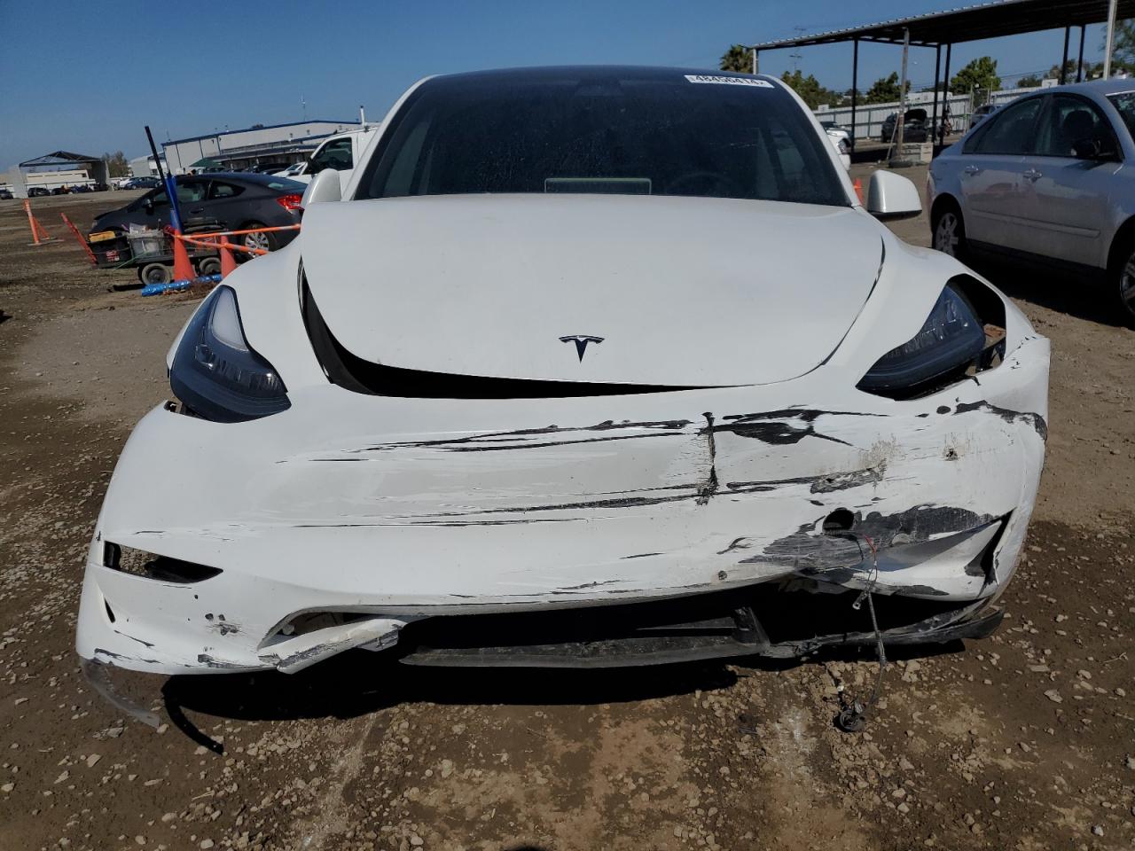 Photo 4 VIN: 7SAYGDEE9PA041748 - TESLA MODEL Y 