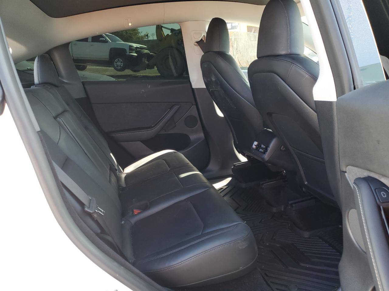 Photo 9 VIN: 7SAYGDEE9PA041748 - TESLA MODEL Y 