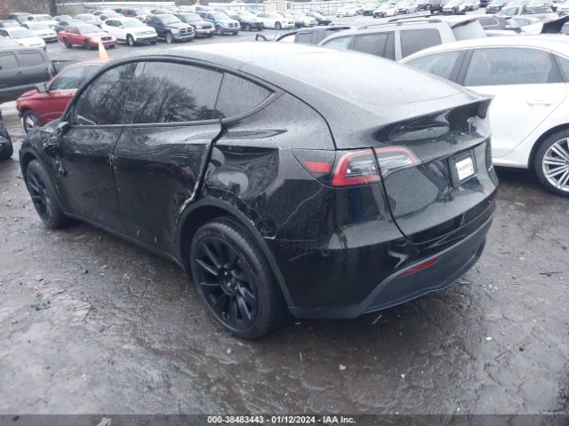 Photo 2 VIN: 7SAYGDEE9PA098757 - TESLA MODEL Y 