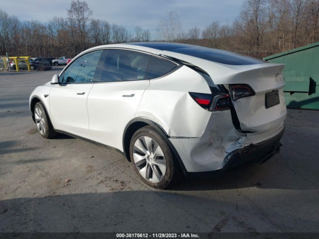 Photo 2 VIN: 7SAYGDEE9PA104928 - TESLA MODEL Y 