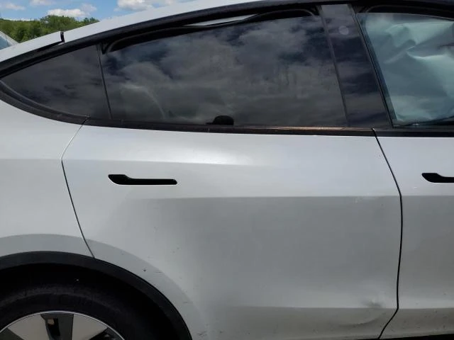 Photo 10 VIN: 7SAYGDEE9PA123222 - TESLA MODEL Y 