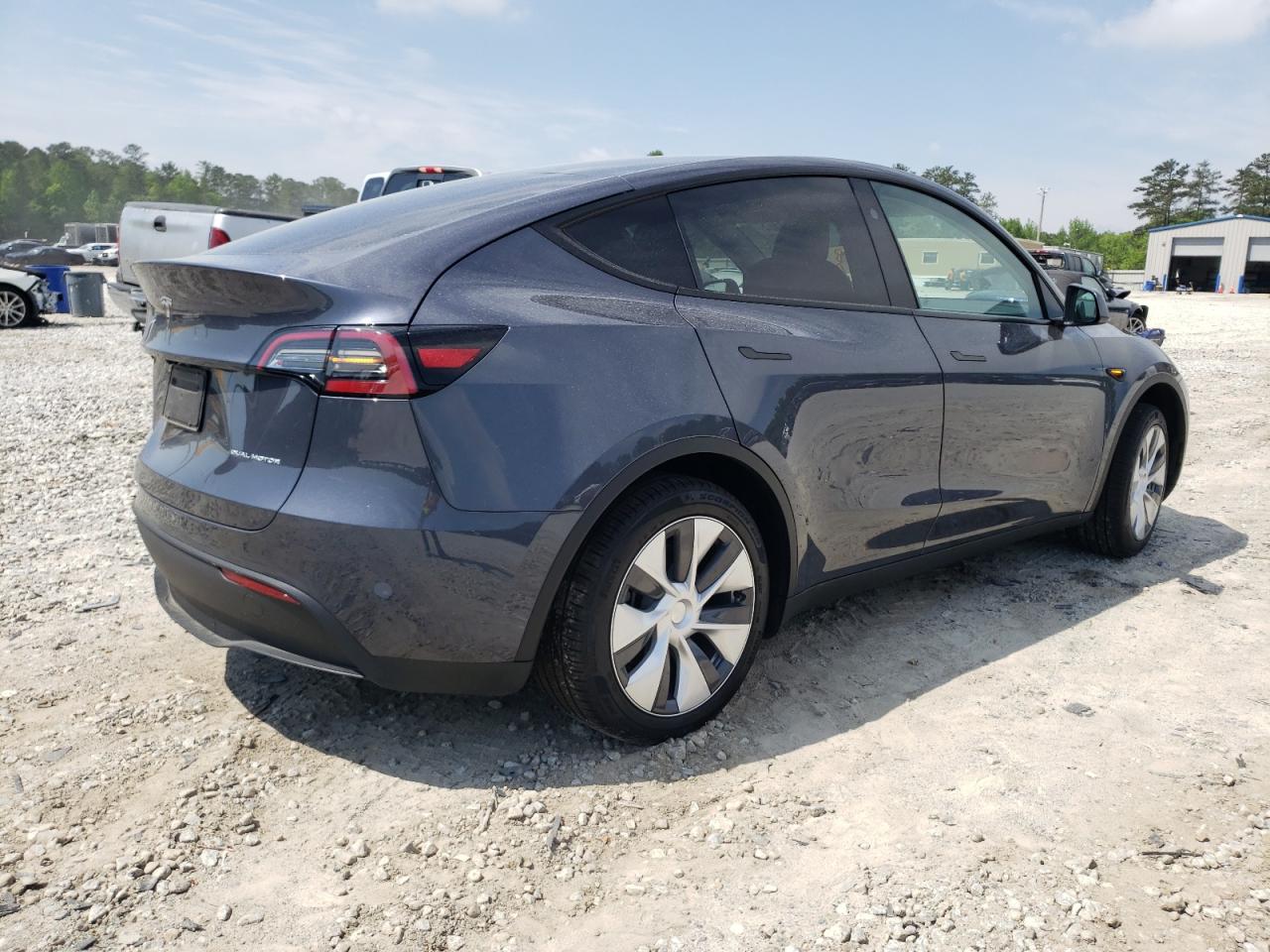 Photo 2 VIN: 7SAYGDEE9PA155605 - TESLA MODEL Y 