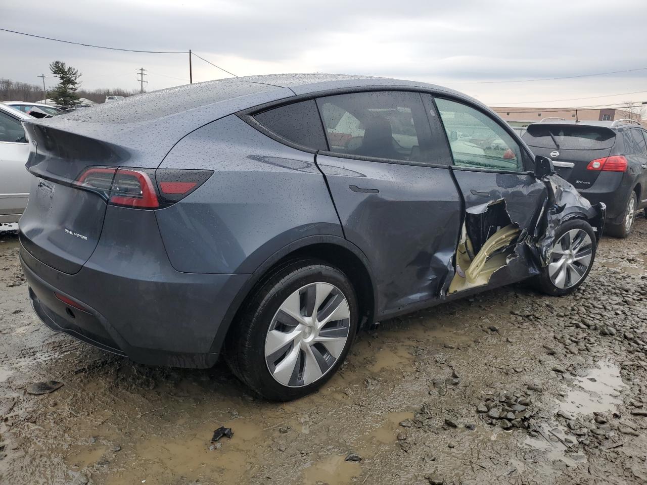 Photo 2 VIN: 7SAYGDEE9PA156785 - TESLA MODEL Y 