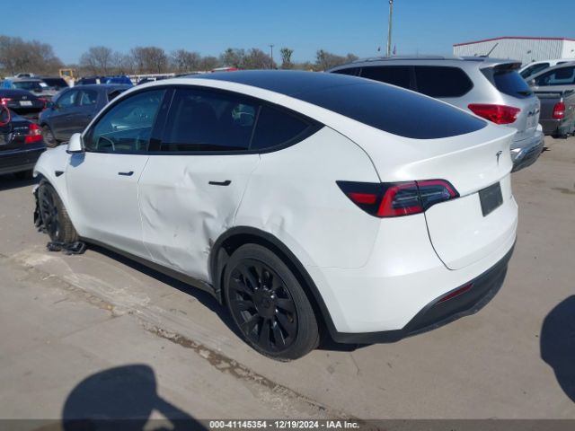 Photo 2 VIN: 7SAYGDEE9PA157175 - TESLA MODEL Y 