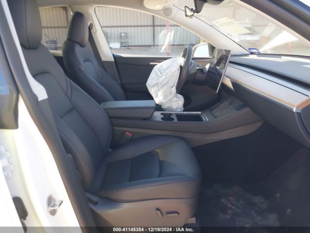 Photo 4 VIN: 7SAYGDEE9PA157175 - TESLA MODEL Y 