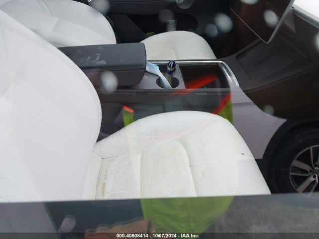 Photo 4 VIN: 7SAYGDEE9PA180410 - TESLA MODEL Y 