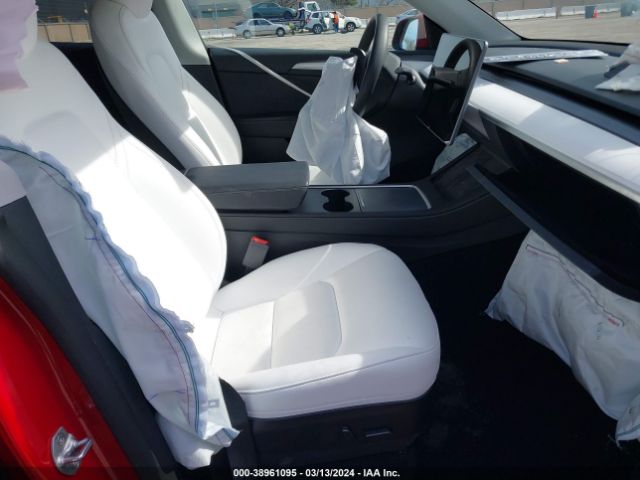 Photo 4 VIN: 7SAYGDEE9PF635890 - TESLA MODEL Y 