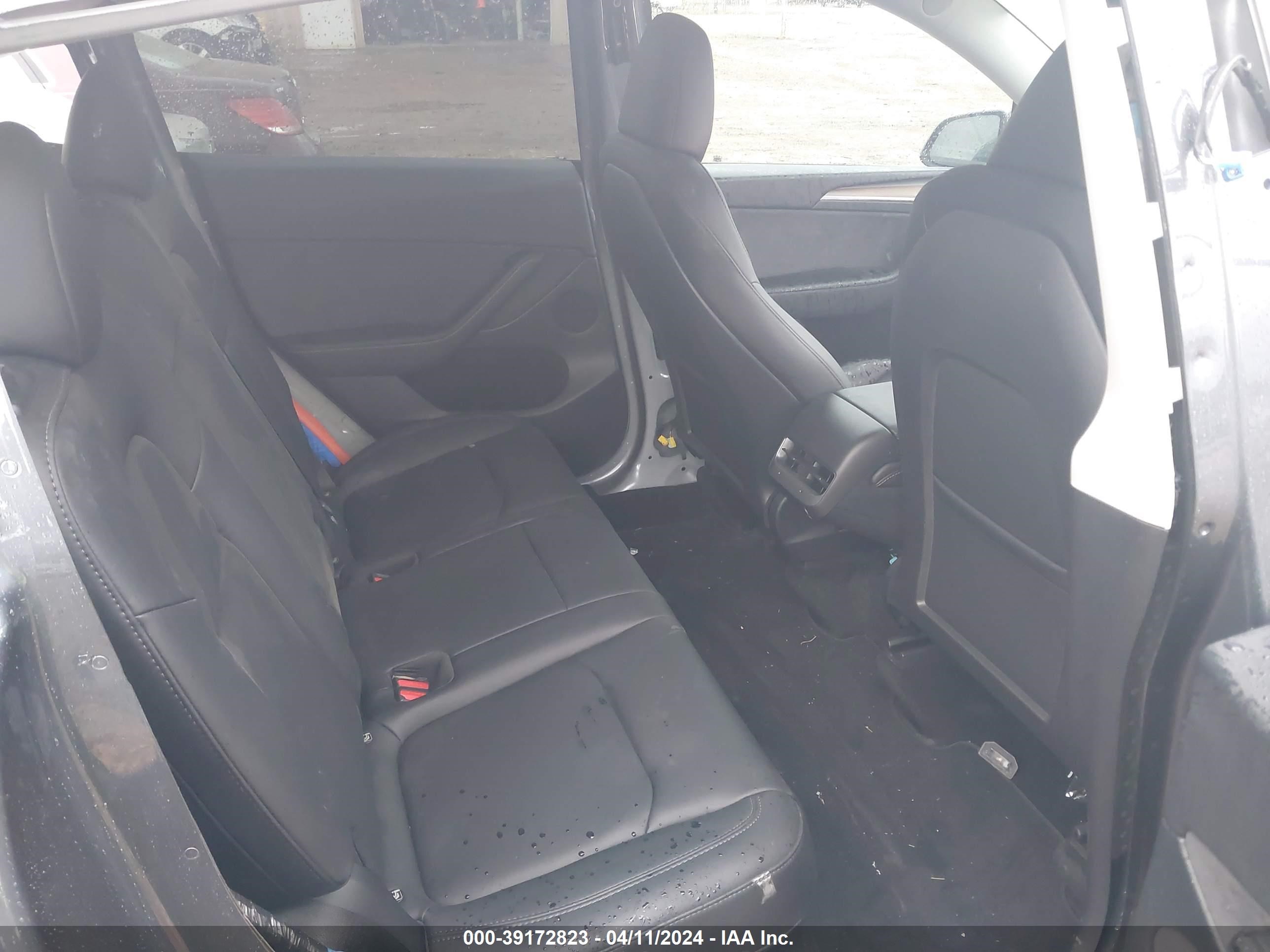 Photo 5 VIN: 7SAYGDEE9PF759528 - TESLA MODEL Y 