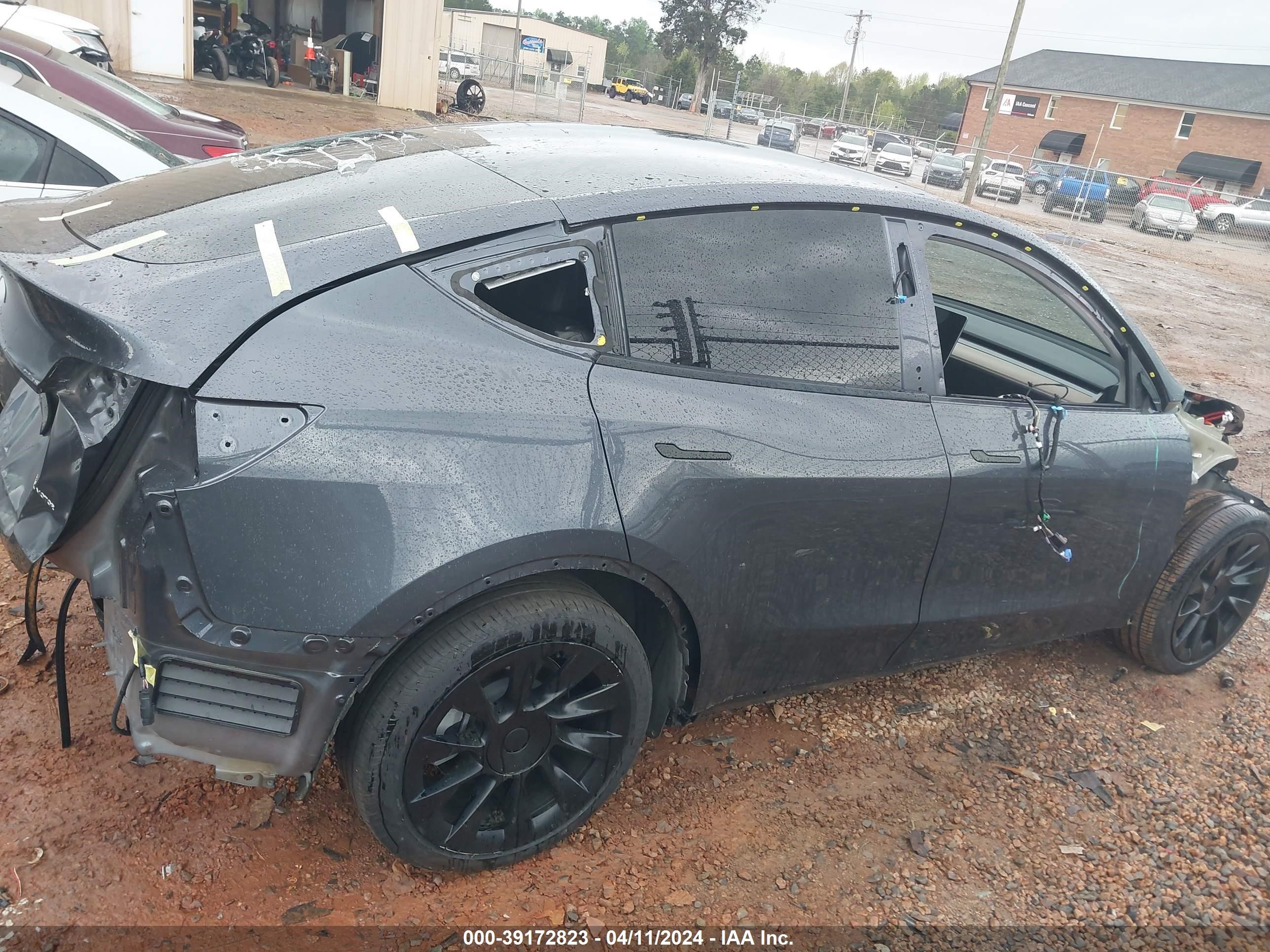 Photo 7 VIN: 7SAYGDEE9PF759528 - TESLA MODEL Y 