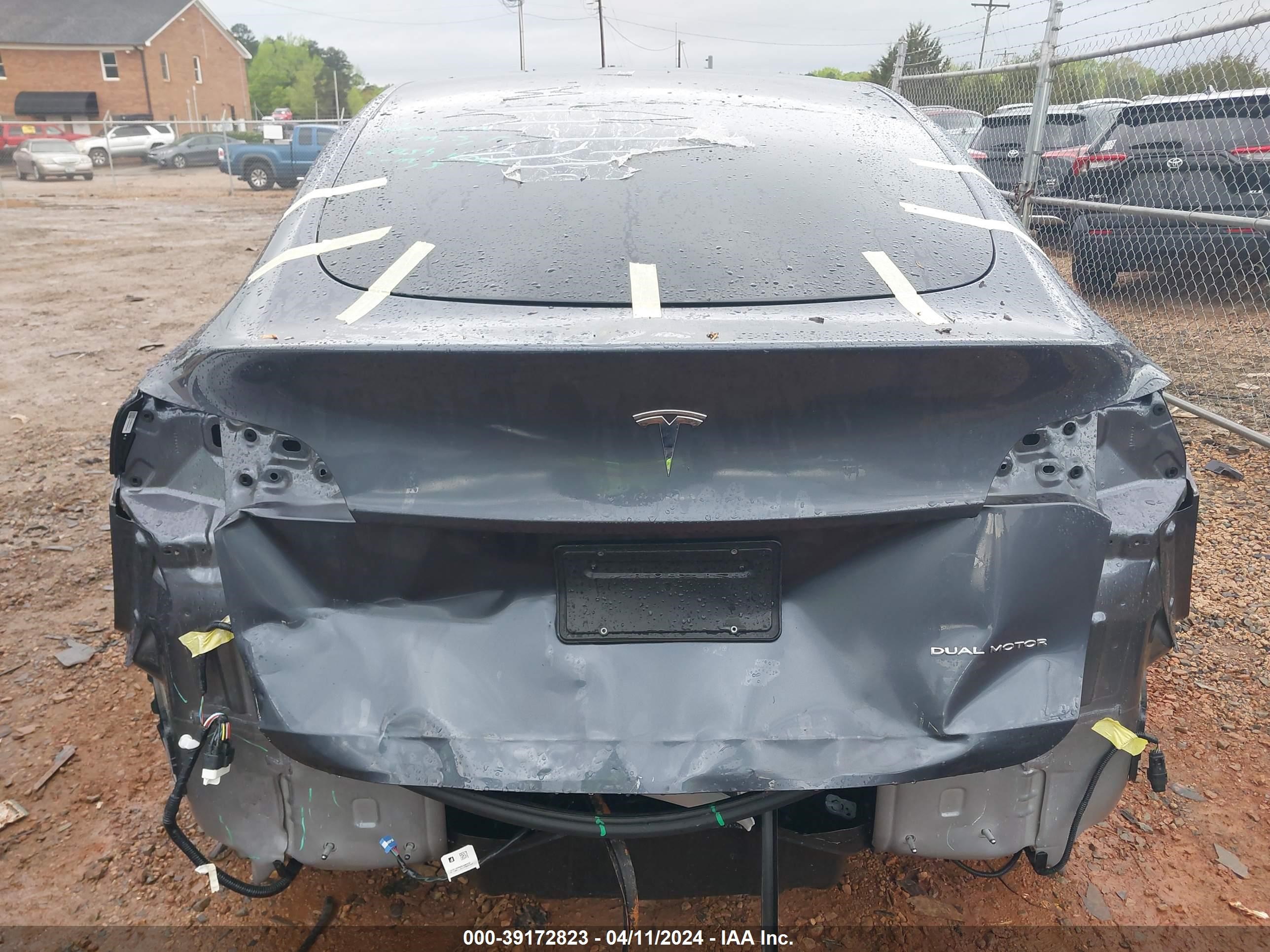 Photo 8 VIN: 7SAYGDEE9PF759528 - TESLA MODEL Y 