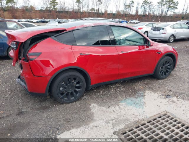 Photo 3 VIN: 7SAYGDEE9PF851688 - TESLA MODEL Y 