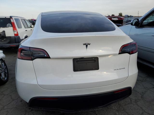 Photo 5 VIN: 7SAYGDEE9PF869074 - TESLA MODEL Y 