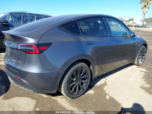 Photo 3 VIN: 7SAYGDEE9PF925112 - TESLA MODEL Y 