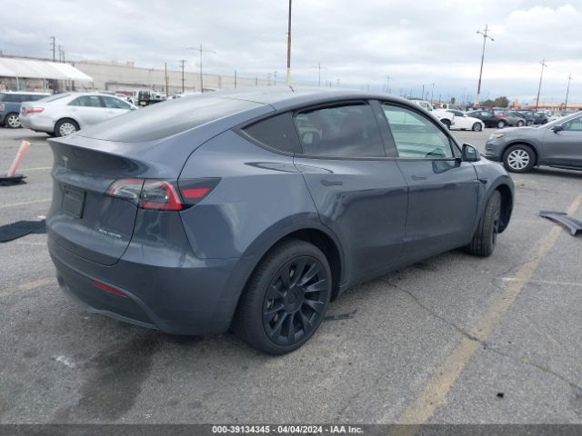 Photo 3 VIN: 7SAYGDEE9PF938426 - TESLA MODEL Y 