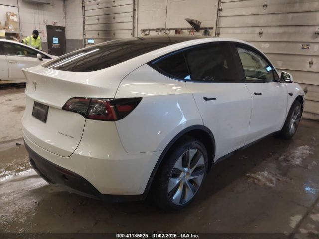 Photo 3 VIN: 7SAYGDEE9RA228569 - TESLA MODEL Y 