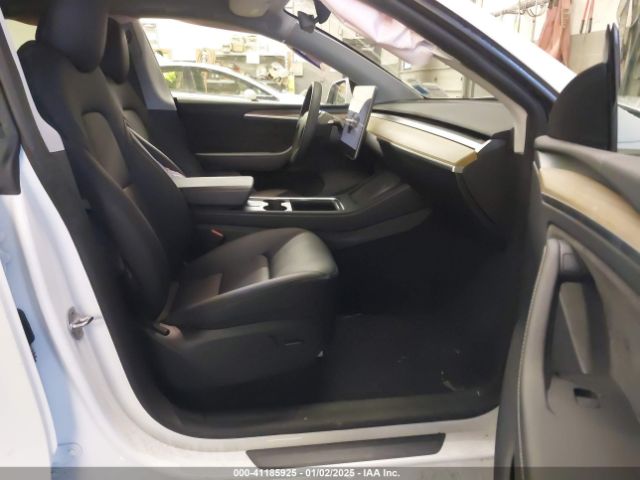 Photo 4 VIN: 7SAYGDEE9RA228569 - TESLA MODEL Y 