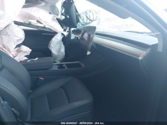 Photo 4 VIN: 7SAYGDEE9RF981425 - TESLA MODEL Y 