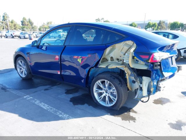 Photo 2 VIN: 7SAYGDEE9RF982140 - TESLA MODEL Y 