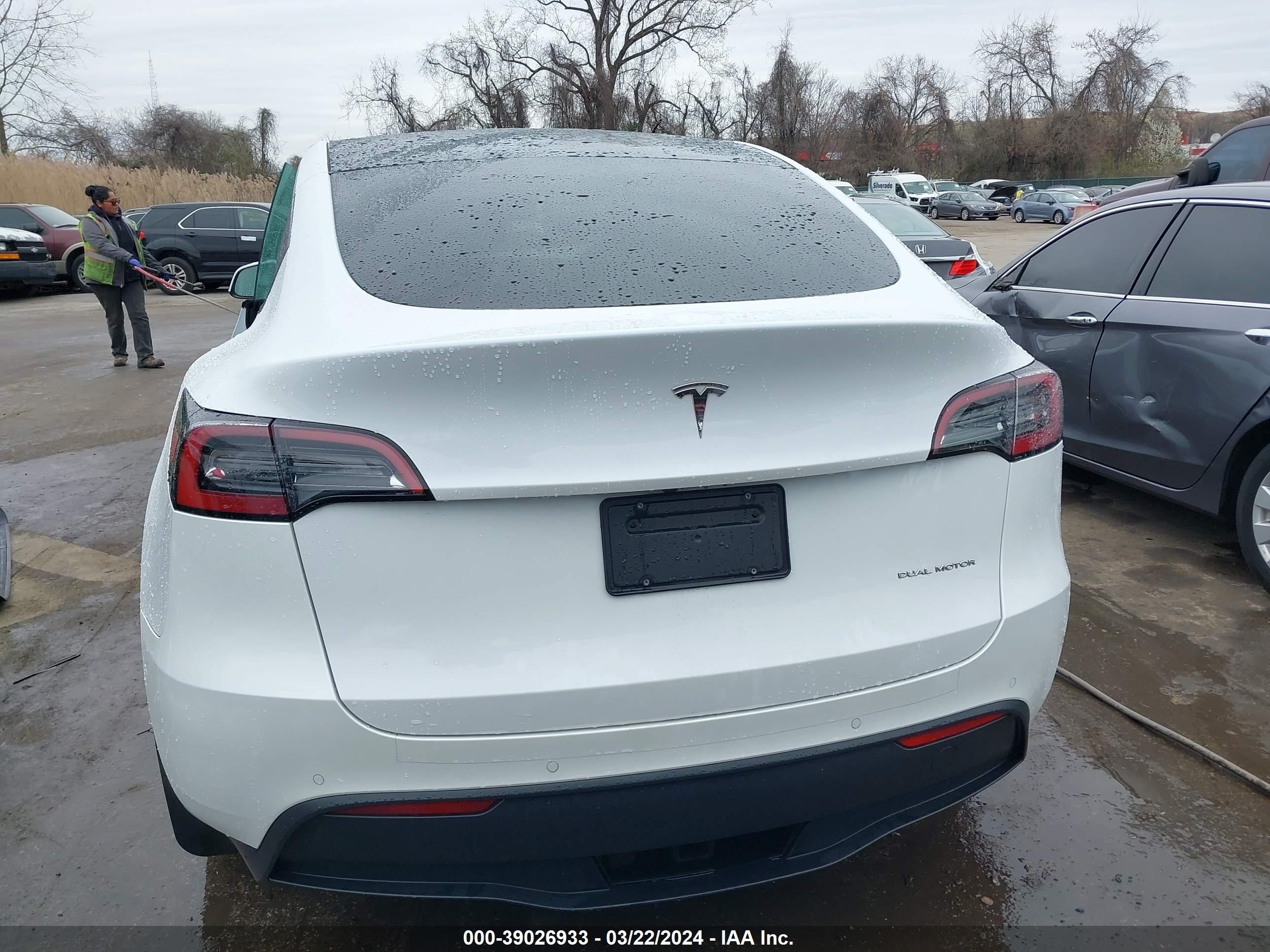 Photo 16 VIN: 7SAYGDEEXNF321288 - TESLA MODEL Y 