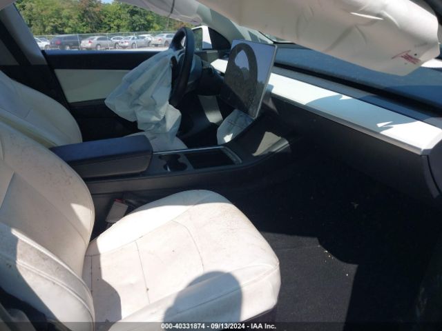 Photo 4 VIN: 7SAYGDEEXNF355439 - TESLA MODEL Y 