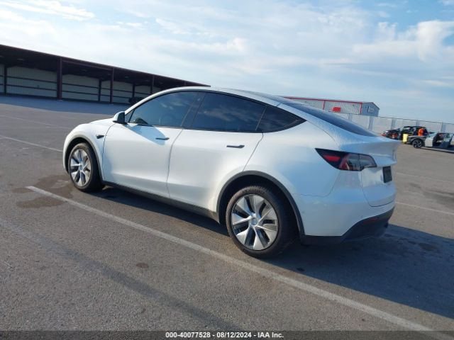 Photo 2 VIN: 7SAYGDEEXNF357966 - TESLA MODEL Y 