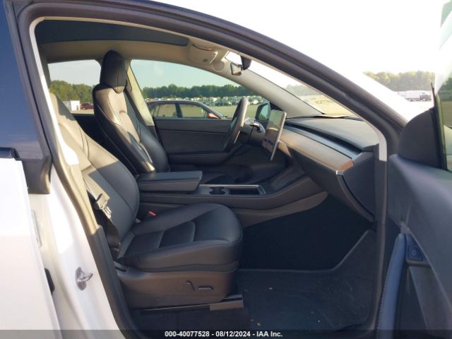 Photo 4 VIN: 7SAYGDEEXNF357966 - TESLA MODEL Y 