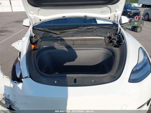 Photo 9 VIN: 7SAYGDEEXNF357966 - TESLA MODEL Y 