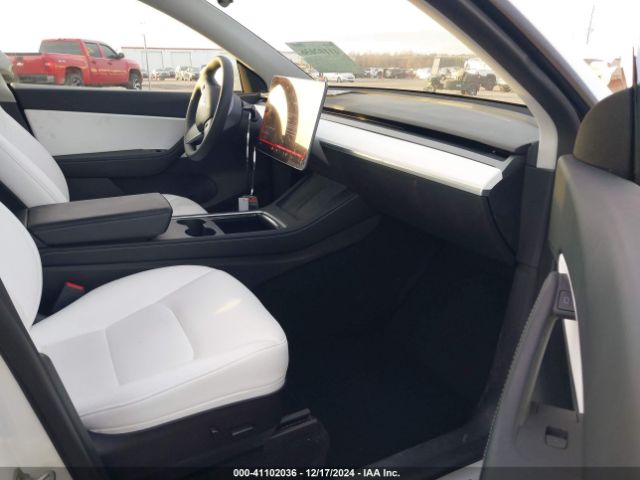 Photo 4 VIN: 7SAYGDEEXNF425392 - TESLA MODEL Y 