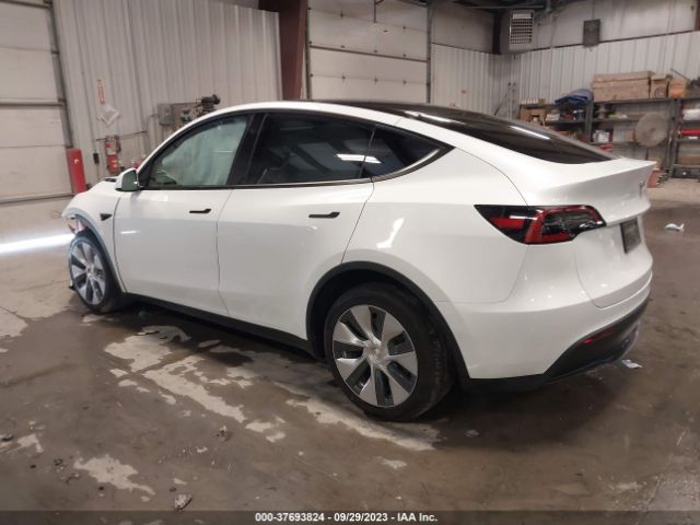 Photo 2 VIN: 7SAYGDEEXNF425781 - TESLA MODEL Y 