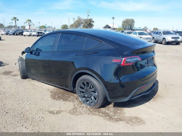 Photo 2 VIN: 7SAYGDEEXNF444220 - TESLA MODEL Y 