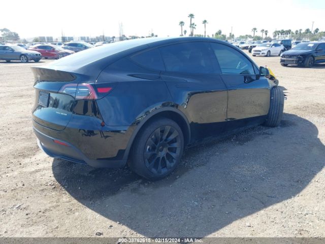 Photo 3 VIN: 7SAYGDEEXNF444220 - TESLA MODEL Y 