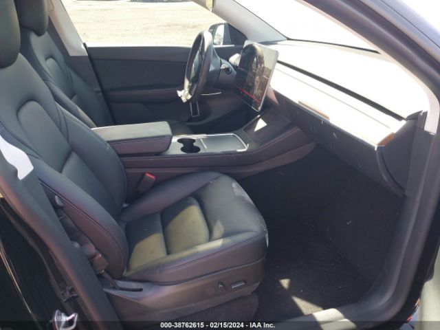 Photo 4 VIN: 7SAYGDEEXNF444220 - TESLA MODEL Y 