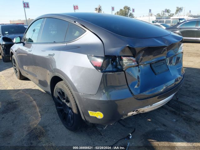 Photo 2 VIN: 7SAYGDEEXNF461776 - TESLA MODEL Y 