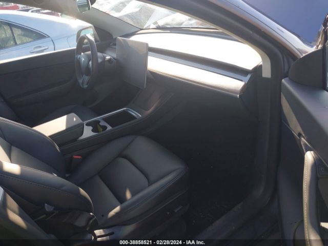 Photo 4 VIN: 7SAYGDEEXNF461776 - TESLA MODEL Y 