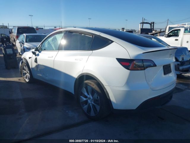 Photo 2 VIN: 7SAYGDEEXNF486774 - TESLA MODEL Y 