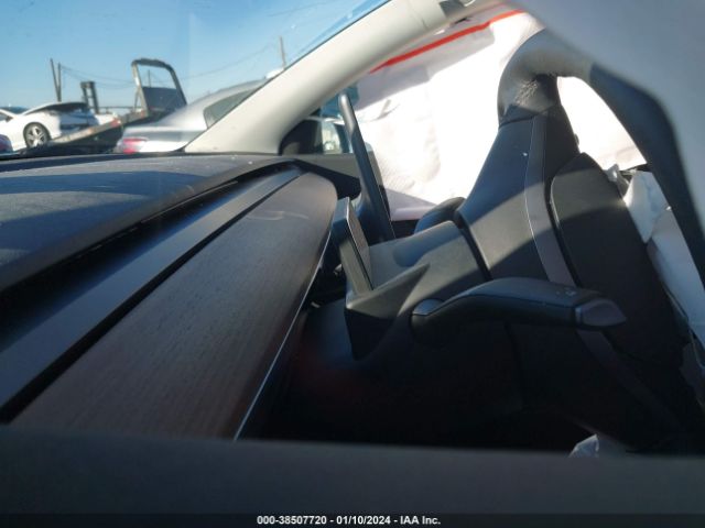 Photo 6 VIN: 7SAYGDEEXNF486774 - TESLA MODEL Y 