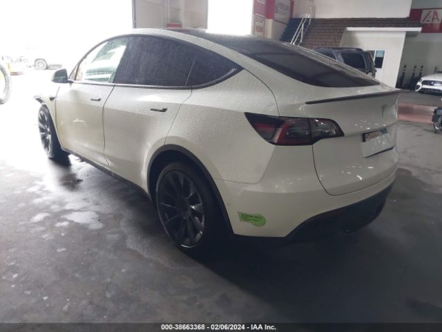 Photo 2 VIN: 7SAYGDEEXNF558380 - TESLA MODEL Y 