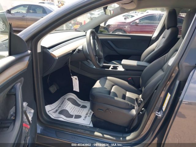 Photo 4 VIN: 7SAYGDEEXPA042147 - TESLA MODEL Y 