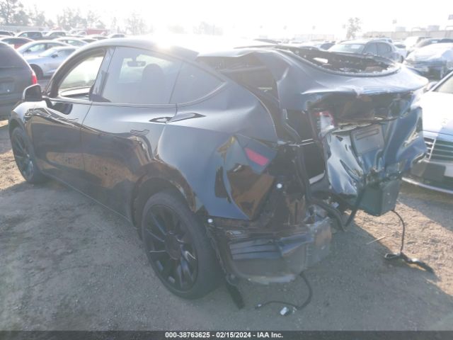 Photo 2 VIN: 7SAYGDEEXPA099108 - TESLA MODEL Y 