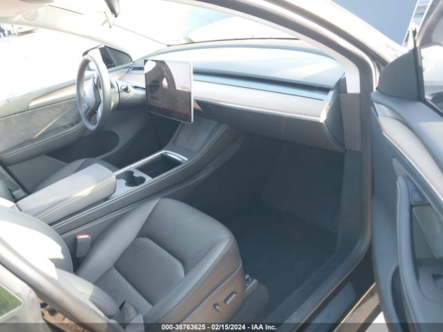 Photo 4 VIN: 7SAYGDEEXPA099108 - TESLA MODEL Y 