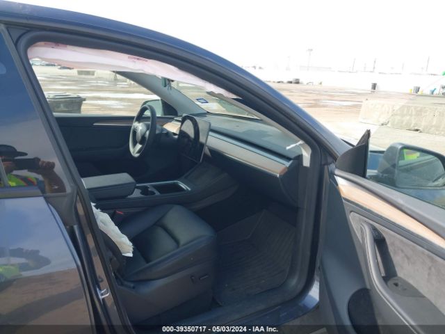 Photo 4 VIN: 7SAYGDEEXPA146590 - TESLA MODEL Y 