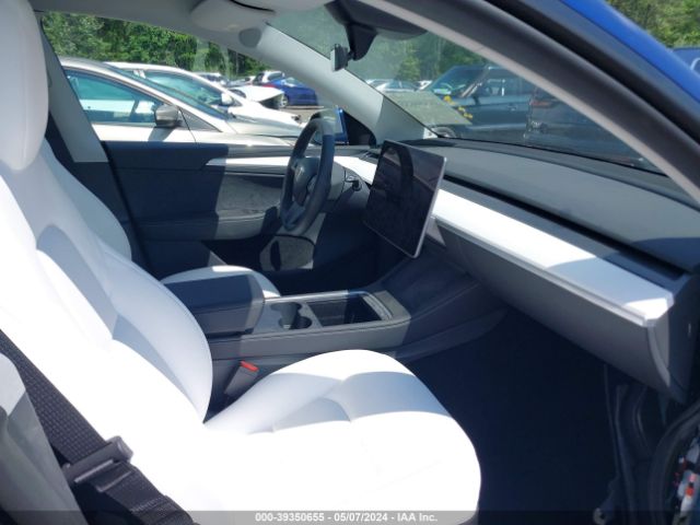 Photo 4 VIN: 7SAYGDEEXPA185275 - TESLA MODEL Y 