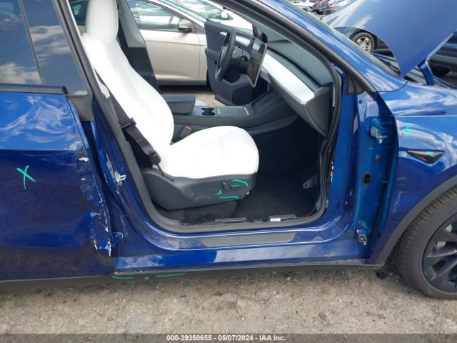 Photo 5 VIN: 7SAYGDEEXPA185275 - TESLA MODEL Y 