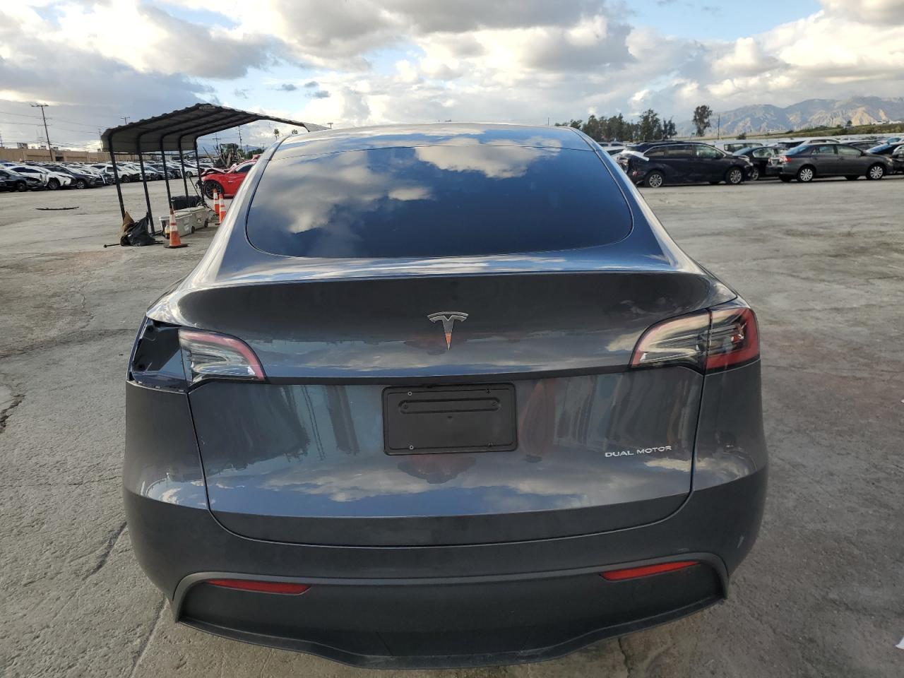 Photo 5 VIN: 7SAYGDEEXPA209400 - TESLA MODEL Y 