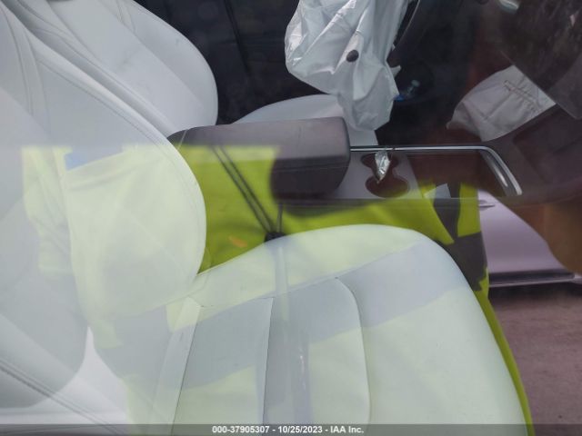 Photo 4 VIN: 7SAYGDEEXPF619617 - TESLA MODEL Y 