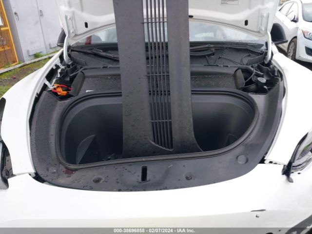 Photo 9 VIN: 7SAYGDEEXPF661186 - TESLA MODEL Y 