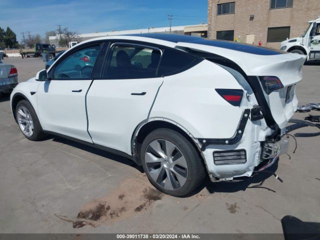 Photo 2 VIN: 7SAYGDEEXPF683379 - TESLA MODEL Y 