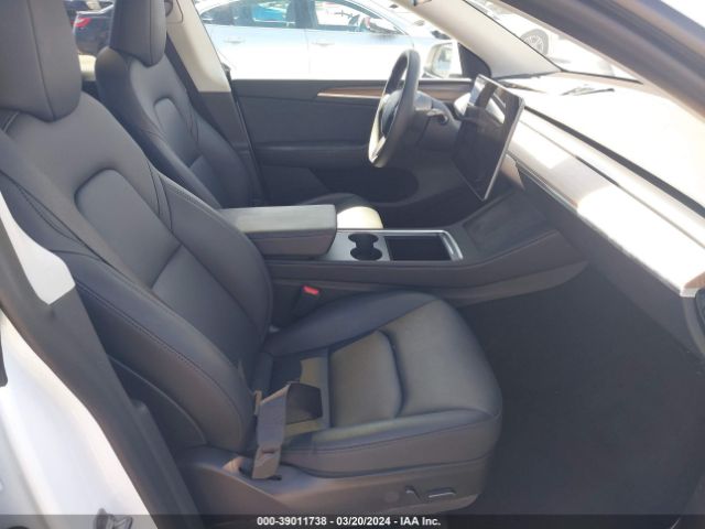 Photo 4 VIN: 7SAYGDEEXPF683379 - TESLA MODEL Y 